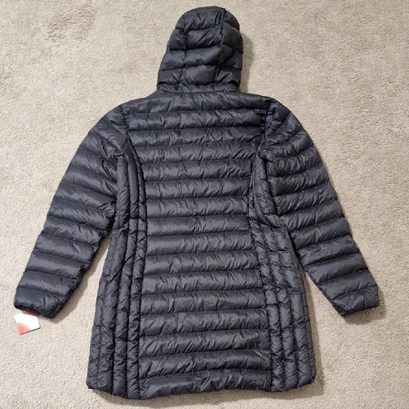 AVENTURE Black Hooded Puffer Jacket - Picture 5 of 5